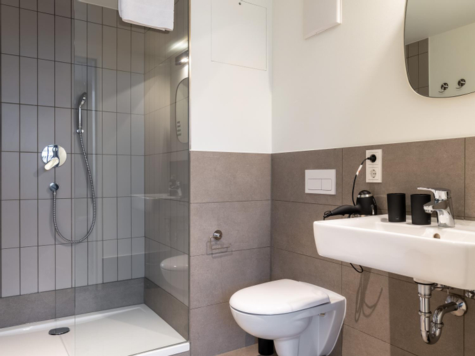 Bathroom 8