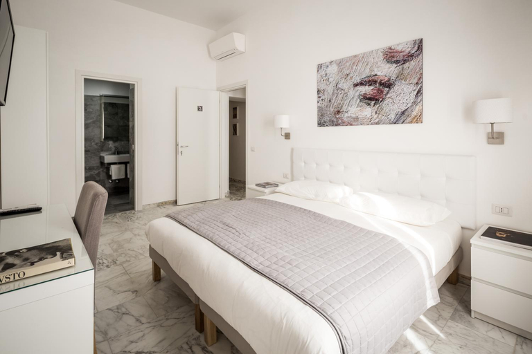 Bedroom 2, Vinci House, Rome