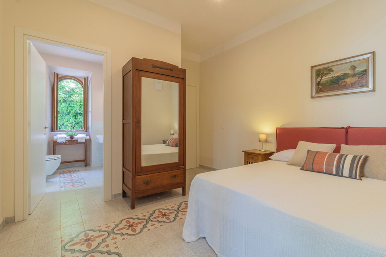 Bedroom 4, Lake Lovers Lodge, Viterbo