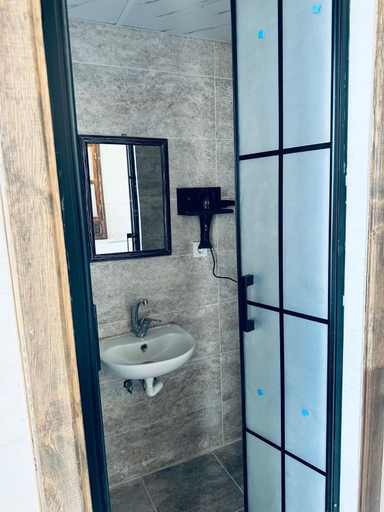 Bathroom, Serce Konagi, Merkez