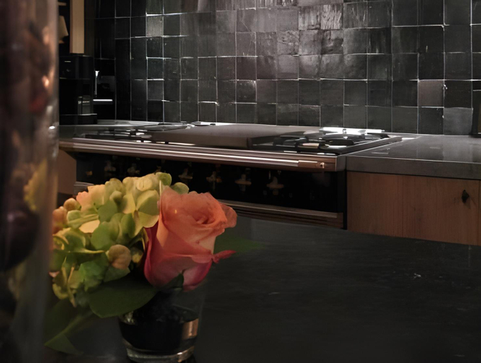 Others 4, B&B 't Wit Huys Brugge, West-Vlaanderen