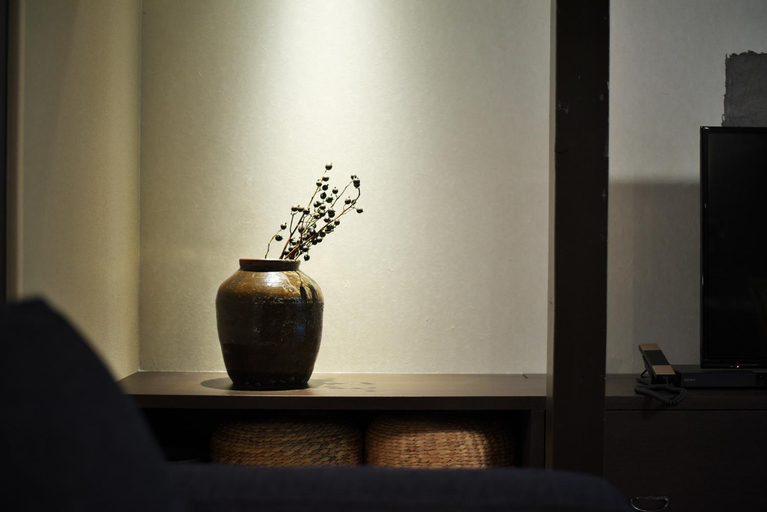Others 3, Takeya Kitano Bekkan, Kyoto