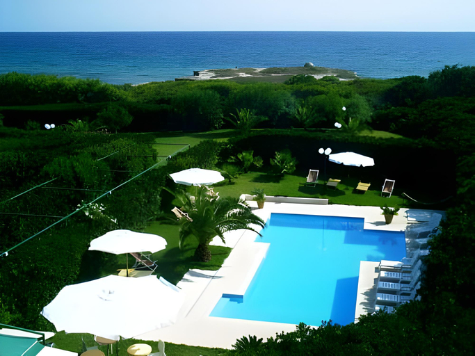 Others 5, Residence Punta Cassano - In piscina sulla spiaggia di sabbia, Lecce