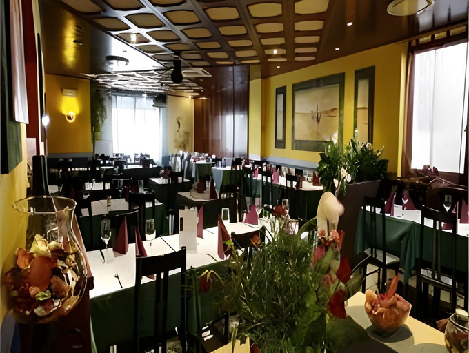 Food & Drinks 4, Il Piccolo Mondo, Luxembourg