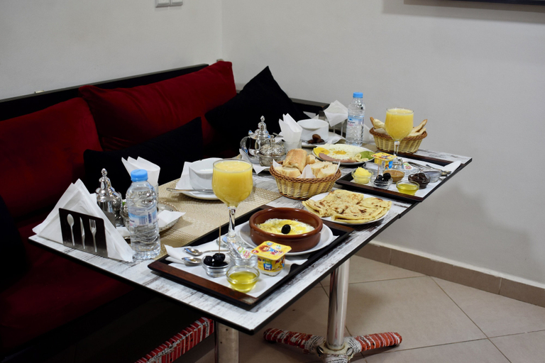 Food & Drinks 5, Residence America