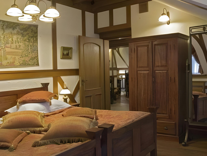 Bedroom 2, Palac Czarny Las (50 km od Katowic), Częstochowa