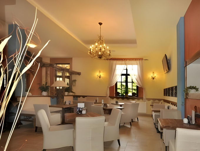 Food & Drinks 5, Nautico Hotel, Restaurace & Wellness, Most