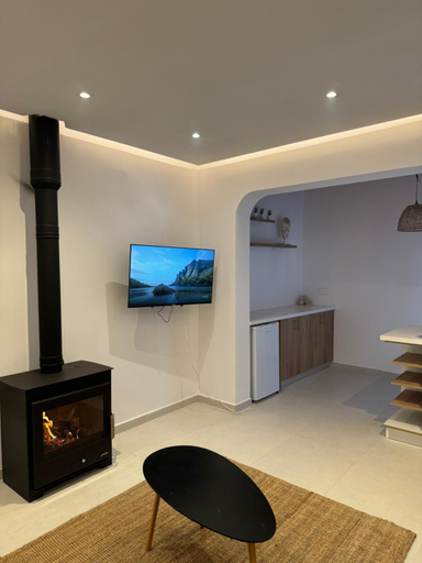 Others 4, Pirella House