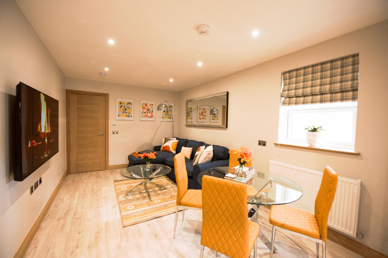 Others 5, Elm House, Reading