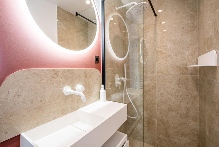 Bathroom 2, Residence Feniers - Hyper centre St Tropez, Var
