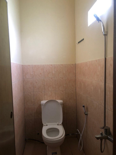 Bathroom 18