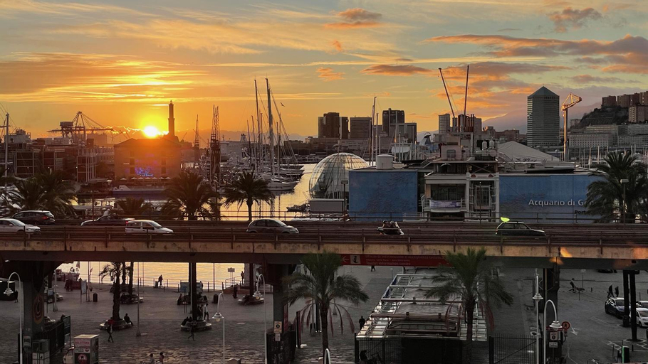 Exterior & Views, STUDIO SOTTORIPA 87A DI FRONTE ALL'ACQUARIO - GENOVABNB it, Genova