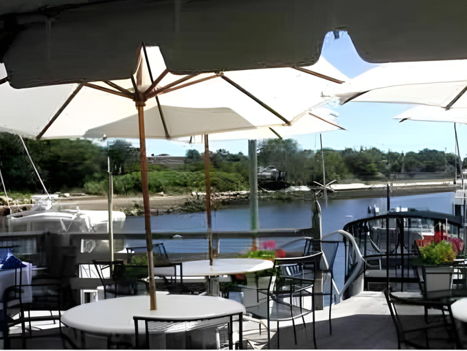 Food & Drinks 3, The Hotel at Cape Ann Marina, Essex