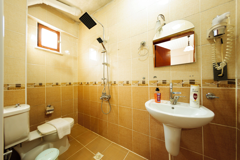 Bathroom 5, Abant Barış Pension, Merkez