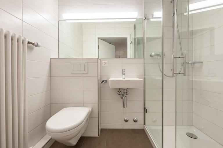 Bathroom 3, Gasthof Oxen, Meilen