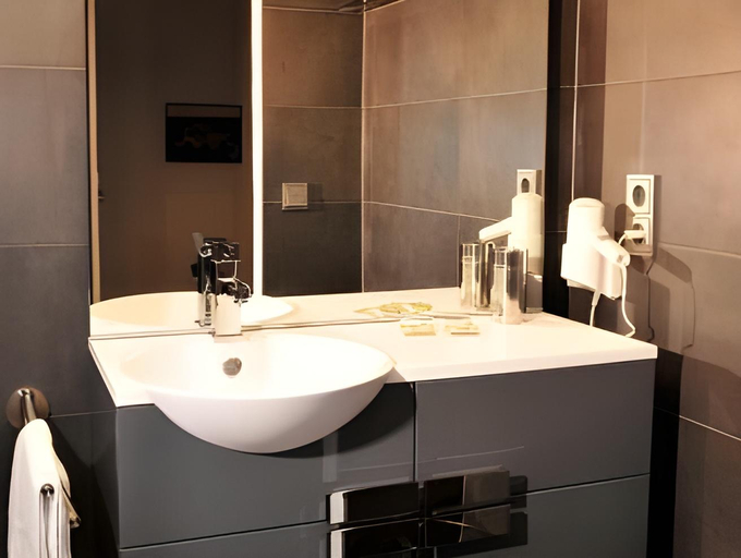 Bathroom 3, Auberge Aal Veinen, Vianden