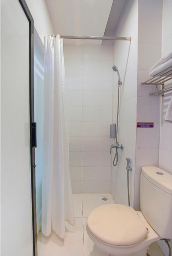 Bathroom 14