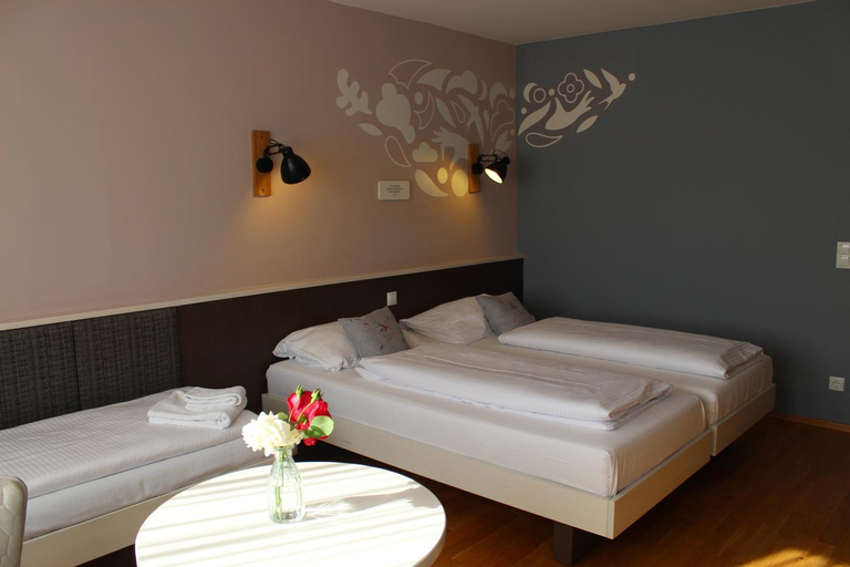 Bedroom 2, JUFA Hotel Konigswinter/Bonn, Rhein-Sieg-Kreis