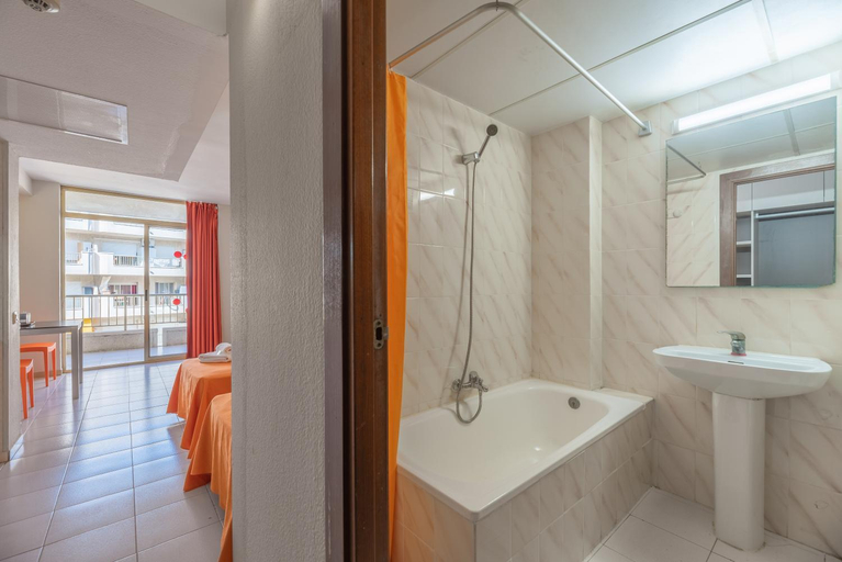 Bathroom 4, Salou Pacific Rentalmar, Tarragona