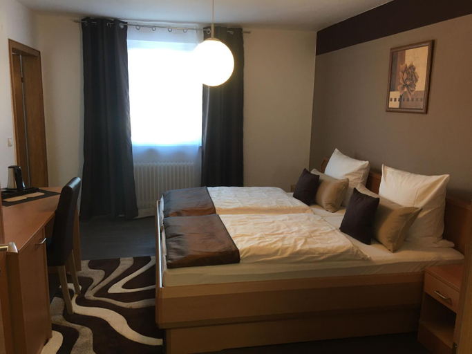 Bedroom 3, Hotel am Brunnchen, Mayen-Koblenz
