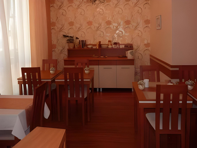 Food & Drinks 3, Centrum Panzio, Mohácsi