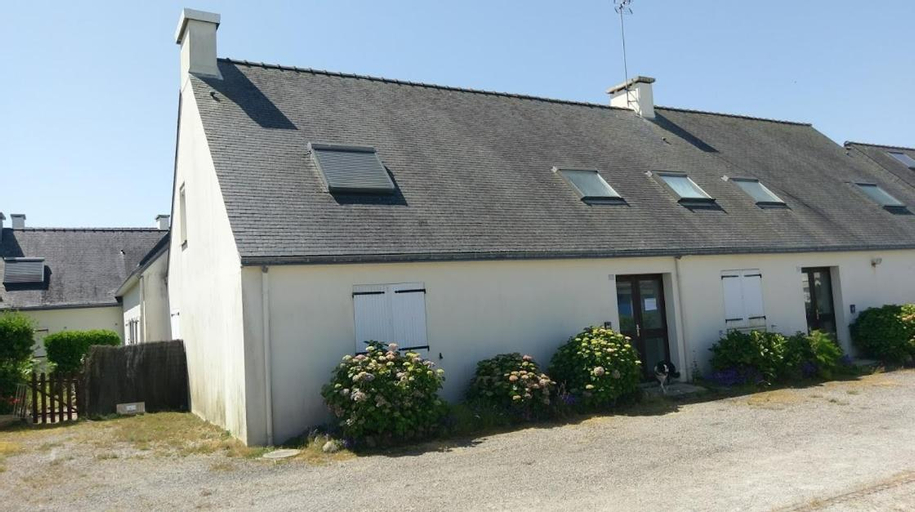 A moins de 100 metres de la mer a la pointe de Trevignon, Finistère