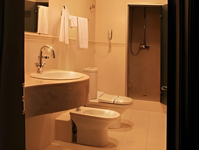 Bathroom 2, Uliss, Ovidiopol's'kyi