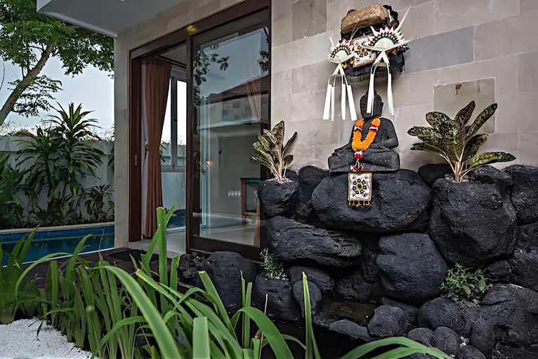 Others 4, Villa Astarta , Canggu, 5 mins to Berawa beach Newly Renovated, Badung