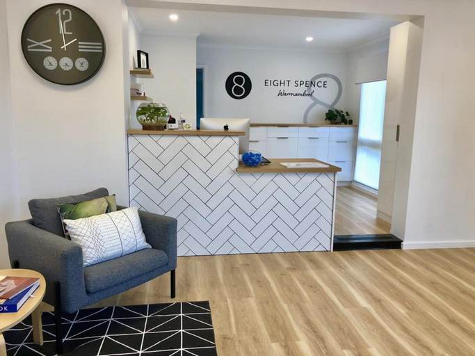 Eight Spence, Warrnambool