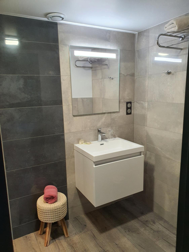 Bathroom 5