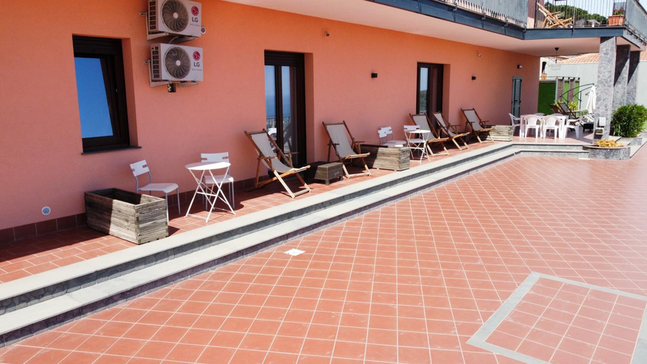 Others 4, Villa Leucatia, Catania