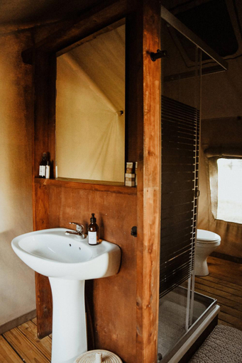 Bathroom 3, Unyati Safari Lodge, Ehlanzeni