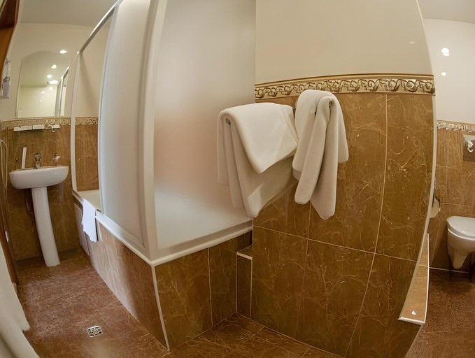Bathroom 2, Hotel Victoria, Irkutskiy rayon
