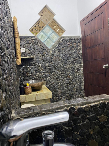 Bathroom 11