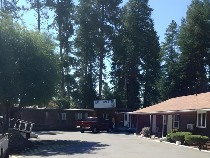 Others 4, Bennett Bay Inn, Kootenai