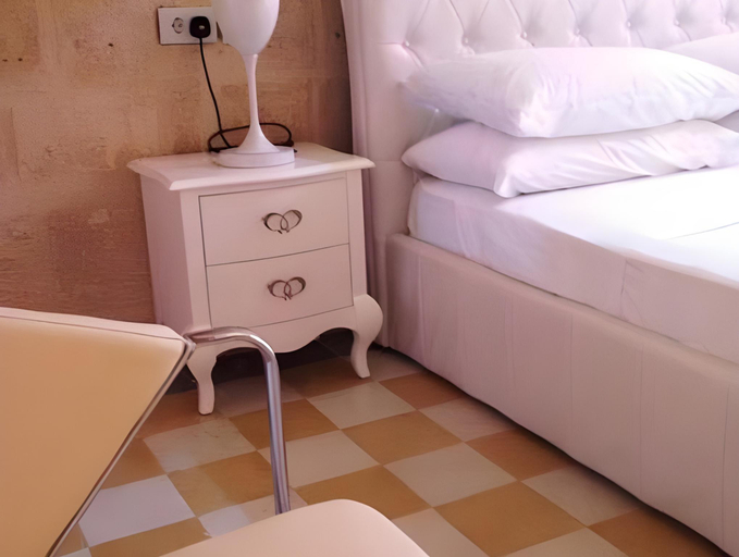 Bedroom, Luciano Al Porto Boutique