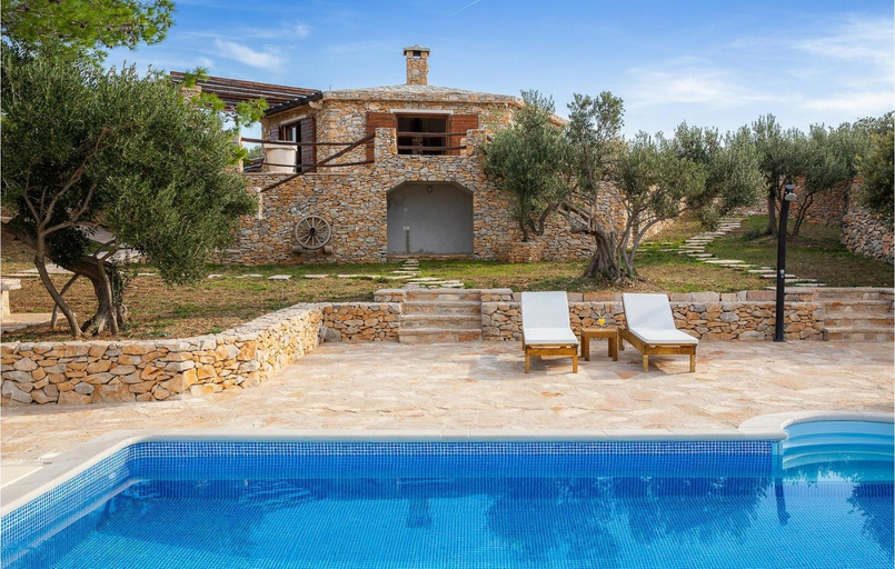 Others 4, Rustic Villa Mario with a pool, Selca