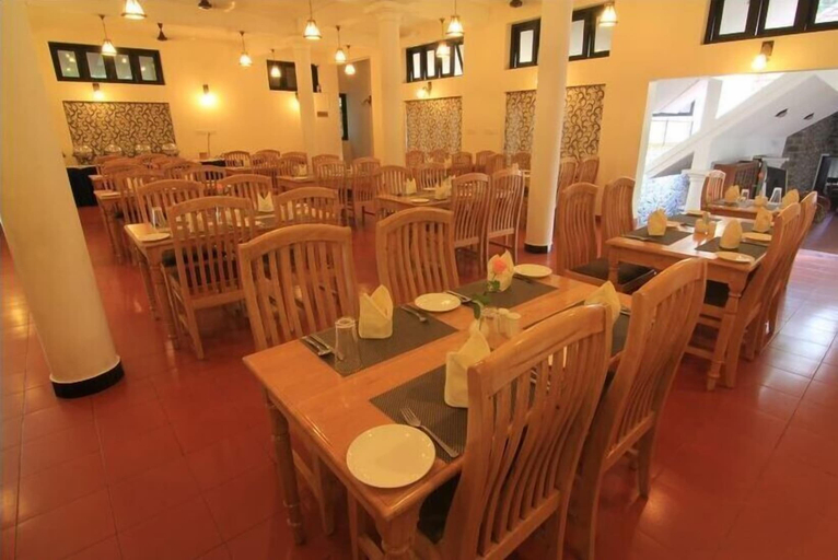 Food & Drinks, HOTEL TREETOP, Theni