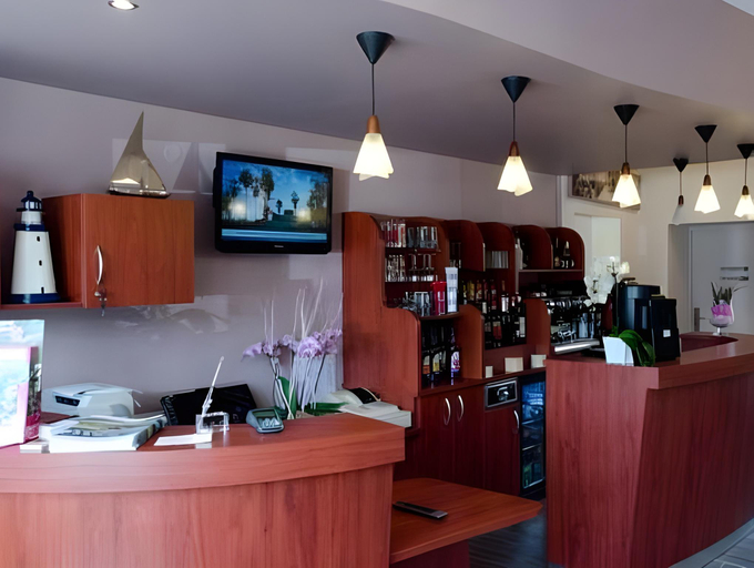 Reception, Le Bon Cap, Côtes-d'Armor