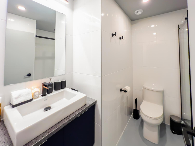 Bathroom 12
