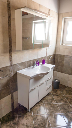 Bathroom 2, Apartment-rooms Preka, Lopar/Supetarska Draga