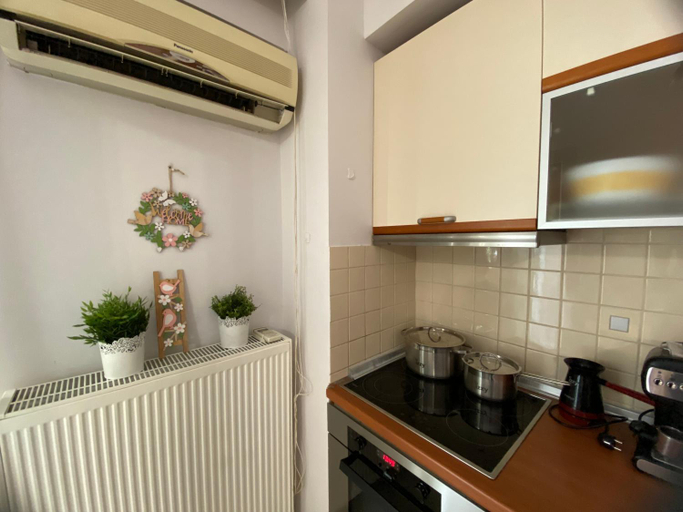 Others 3, Penny's luxury city apartment, Central Macedonia