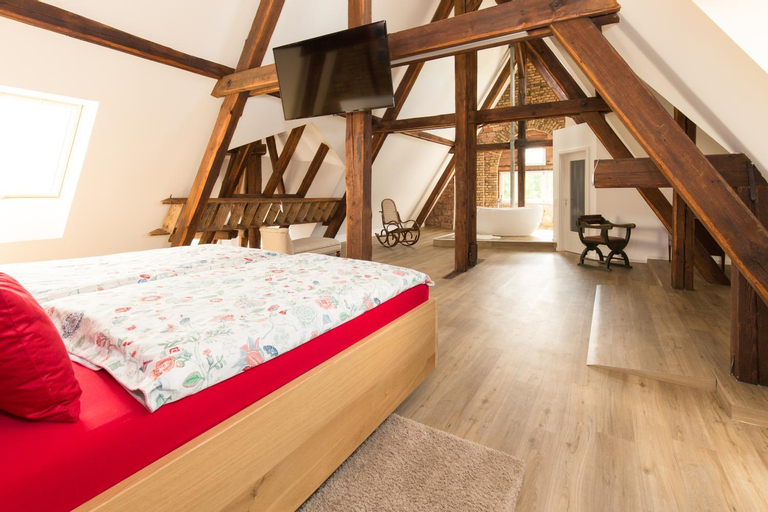 Bedroom 12