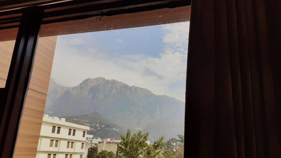 Others 4, The Divine Oak, Reasi