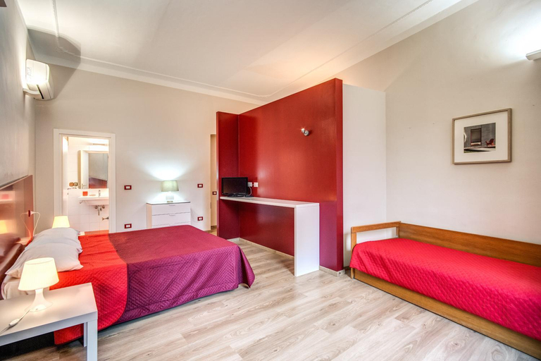 Bedroom 3, Apartments Rione Trastevere XIII, Roma