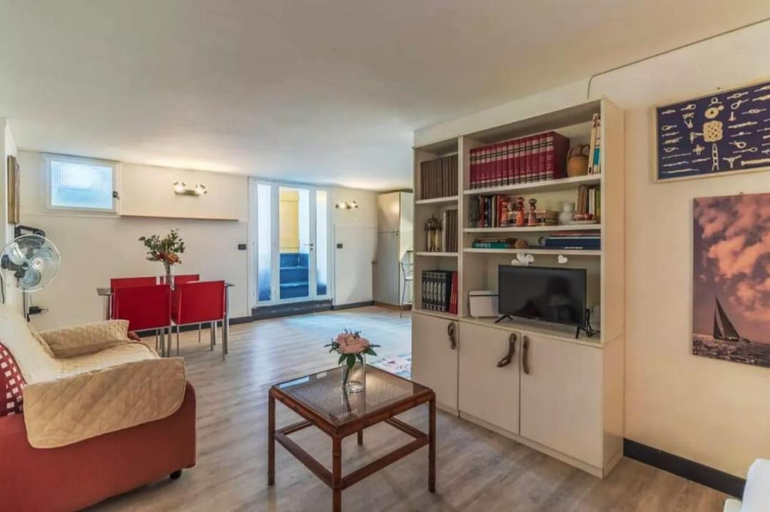 Others 4, Casa Coppe… affacciato sulla baia delle favole, Genova