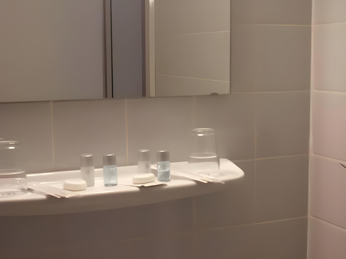 Bathroom 5, Hotel zur Altstadt, Celle