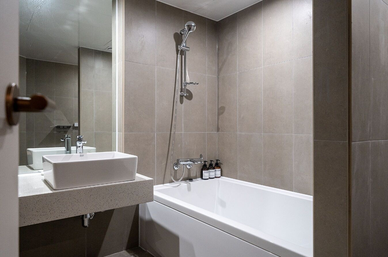 Bathroom 4, HOUND HOTEL Pyeongtaek Songtan, Pyeongtaek