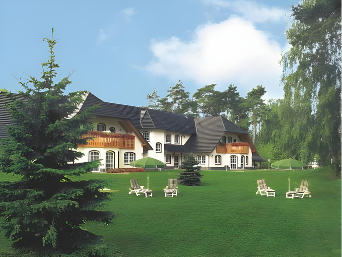 Exterior & Views 1, Landhaus Muritzgarten Hotel garni, Mecklenburgische Seenplatte