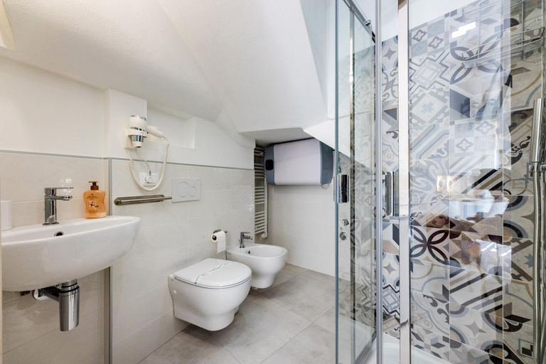 Bathroom 12